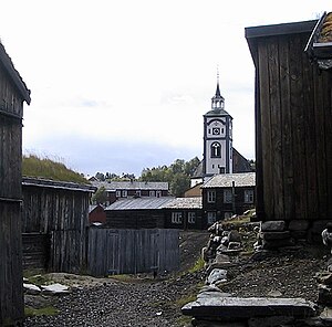 English: Old Røros and the church.