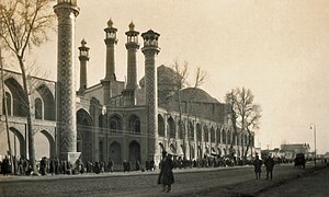 نمایی از مسجد سپهسالار و خیابان سیروس (خیابان مصطفی خمینی کنونی)