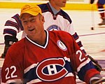 Photo de Steve Shutt avec le maillot rouge des Canadiens de Montréal.