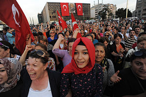 Taksim square peaceful protests. Events of June 16, 2013-2.jpg