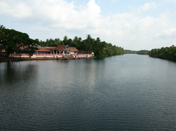 തൃപയാർ പുഴയും ക്ഷേത്രവും