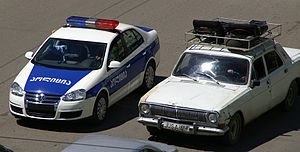 English: Volkswagen Jetta police car and Volga...