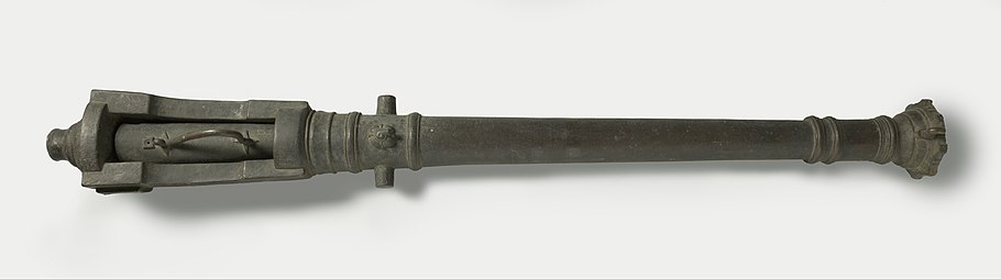 Breech-loading "lilla", Rijksmuseum, ca. 1750–1850. Length 180.5 cm, width 21.5 cm, calibre: 4.5 cm, weight: 120.8 kg.