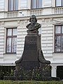 Busta J. A. Komenského před Palácem škol