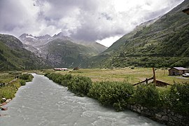 Oberlauf der Rhone, Rhonegletscher und Furkapass im Hintergrund