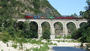 Le train à vapeur des Cévennes près d'Anduze.