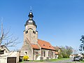 Kirche mit Ausstattung und Einfriedung