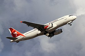 Smartlynx Airlines Estonia tar av fra Lanzarote lufthavn.