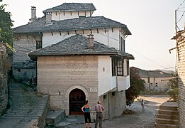 Februar: Welterbe Gjirokastra – Geburtshaus von Enver Hoxha
