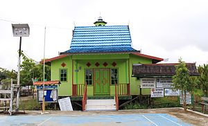 Kantor kepala desa (pambakal) Lok Baintan