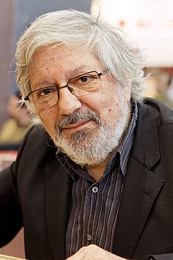 O debuixant francés Jacques Tardi, en una imachen de 2013 mientres o Salón d'o Libro de París.