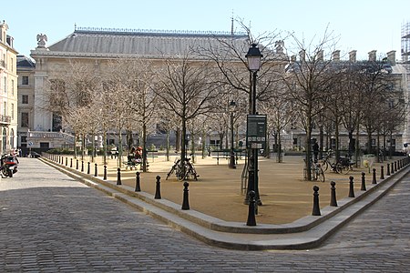 Place Dauphine.