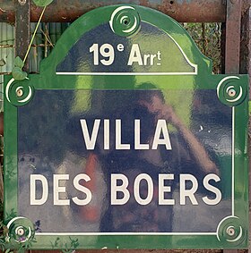 Voir la plaque.