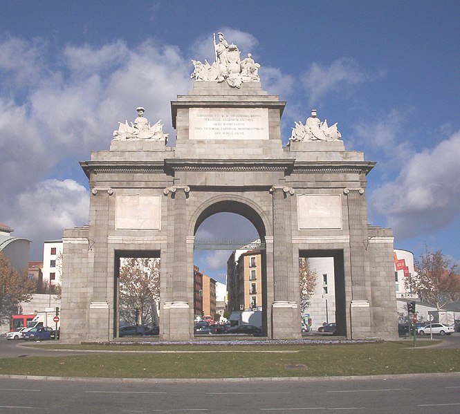 File:Puerta de Toledo (Madrid) 01.jpg