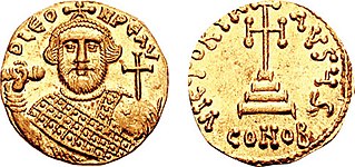 硬币上，拜占庭帝国皇帝利昂提奥斯手持十字圣球