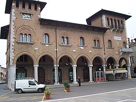 Palazzo della Cassa di Risparmio, Montagnana