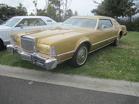 1975 Lincoln Continental Mk IV Coupe.jpg