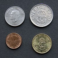 1 krona 2008, 1 krona 2016, 5 kronor 1990, 5 kronor 2016.jpg