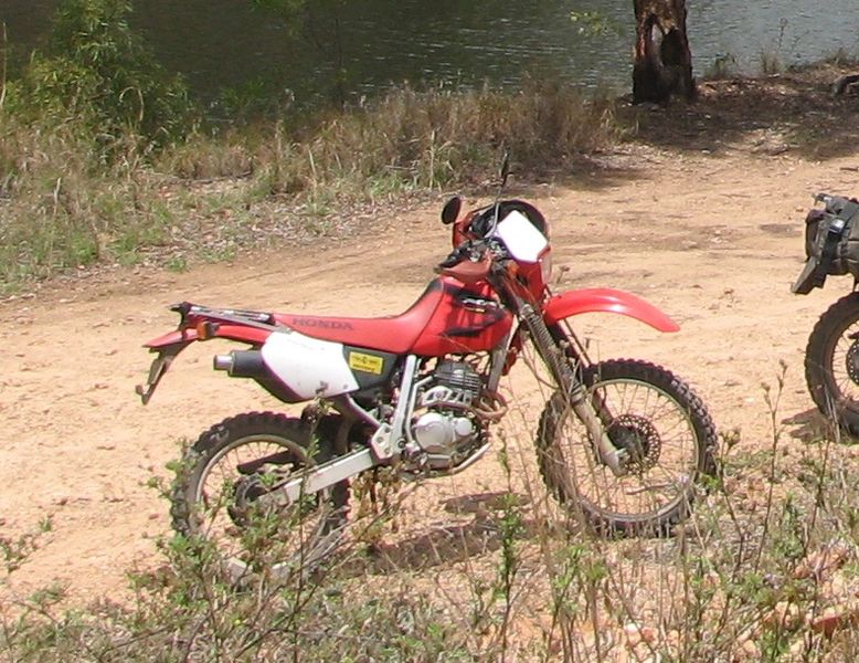 Мотоцикл     778px-2004_Honda_XR_250R