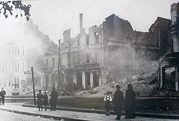 Białystok smouldering ruins 1941.jpg