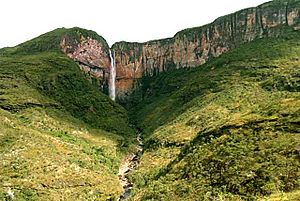 Cachoeira do Tabuleiro.jpg