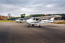 Cessna 172 S7 aero.jpg