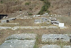 Themiksen temppelin rauniot.