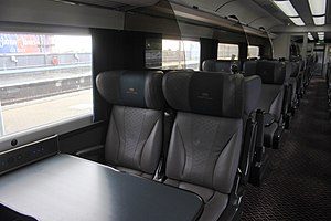 用于“城际125型柴油动车组（英语：InterCity 125）”的“英国铁路3型客车”动拖一等座车内部