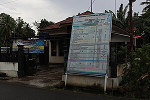 Kantor kepala desa (pembakal) Kambat Utara