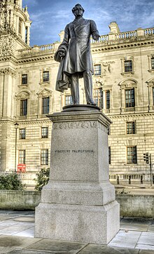 Статуя Пальмерстона на Парламентской площади.jpg
