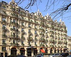 Paris avenue montaigne plaza athena.1.jpg