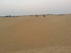 Песчаные дюны Сэм возле джайсалмера - Panoramio (1) .jpg