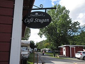 Café Stugan med skylt.