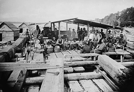 William James Topley. Repas et cuisine du train de bois du flotteur J.R. Booth sur la Rivière des Outaouais vers 1880.