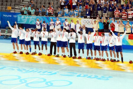 Sur la plus haute marche du podium olympique, au Palais national omnisports de Pékin, le 24 août 2008.