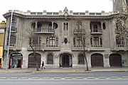 Sede Nacional del Colegio de Arquitectos de Chile, edificio de estilo art nouveau, diseñado por Luciano Kulczewski y construido en 1920.