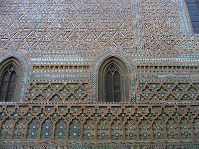 Декор фасаду в стилі мудехар, Сарагоса