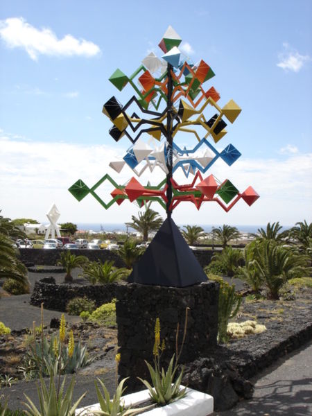 File:Cesar Manrique Windskulptur.jpg