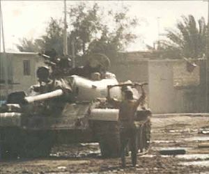 Иракский правительственный танк Т-54/55, выведенный из строя повстанцами