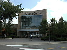 Вход в торговый центр Twelve Oaks Mall.jpg