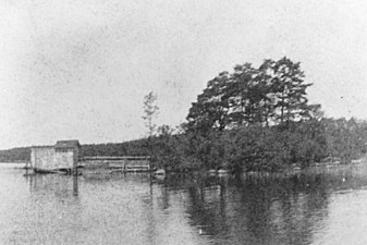 Gårdens brygga och badhus 1898.
