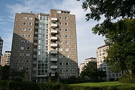 Danmarks første højhuse blev bygget i 1950-erne på Bellahøj i København.