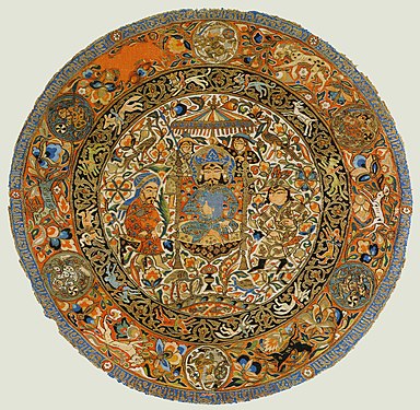 قطعه‌ای زینتی و گرد از جنس ابریشم با طرح‌های مغول متعلق به هنر دوره ایلخانی.