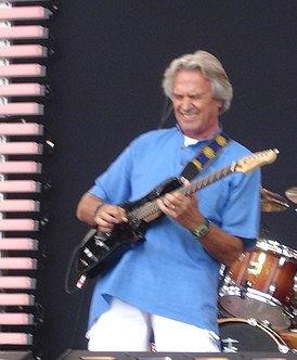 Джон Маклафлин выступает на фестивале Crossroads Guitar Festival, 2007 год