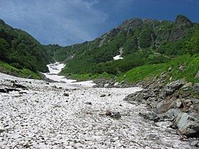 Вид на гору Кита с берега реки Окамба