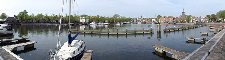 De Havenkolk tussen Noorderkade, Bierkade en Zuiderkade te Blokzijl (rijksmonument)