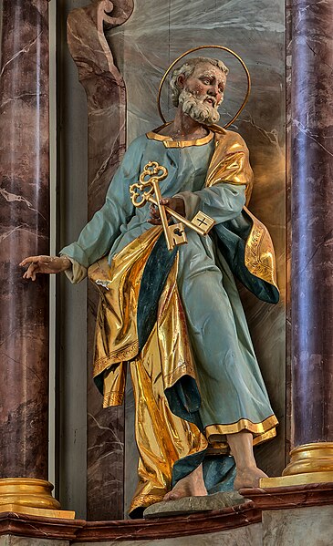 圖為聖伯多祿的雕像，位於德國巴登-符騰堡州許芬根聖佐治堂區教堂的主祭壇上。今天是羅馬天主教聖人曆的聖伯多祿宗座慶日。