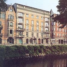 Bostadshus vid Regementsgatan i Malmö, ritat och uppfört av Stenberg 1896. I huset hade Stenberg själv sin bostad under en tid.