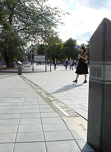 The bronze timeline "Fifteen meters of History" with background information board, Orebro, Sweden. Tidslinje 1.JPG