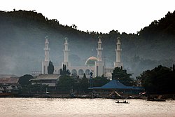 Tulajas mošeja Holo